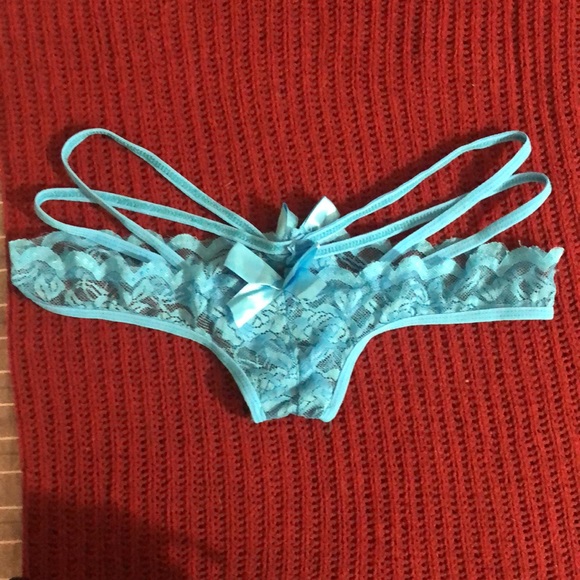 Matching Bra And Panty Set - Picture 5 of 7